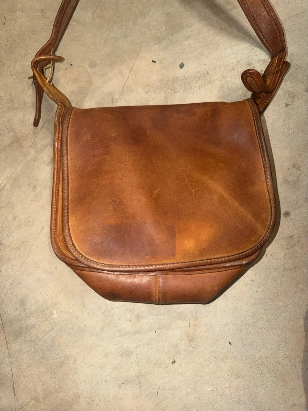 Vintage Coach brown tan leather purse